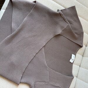 Blu Pepper Ribbed Knit Top in Brown